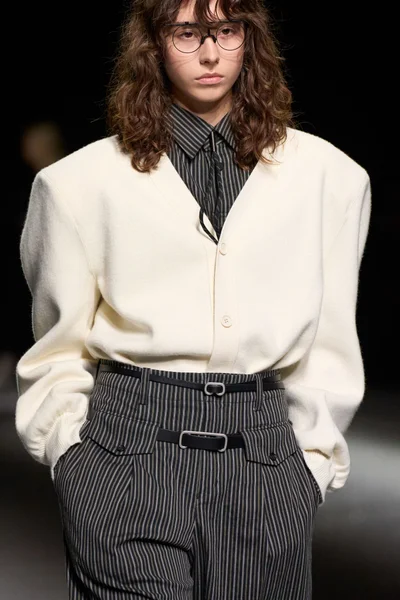 Look 27